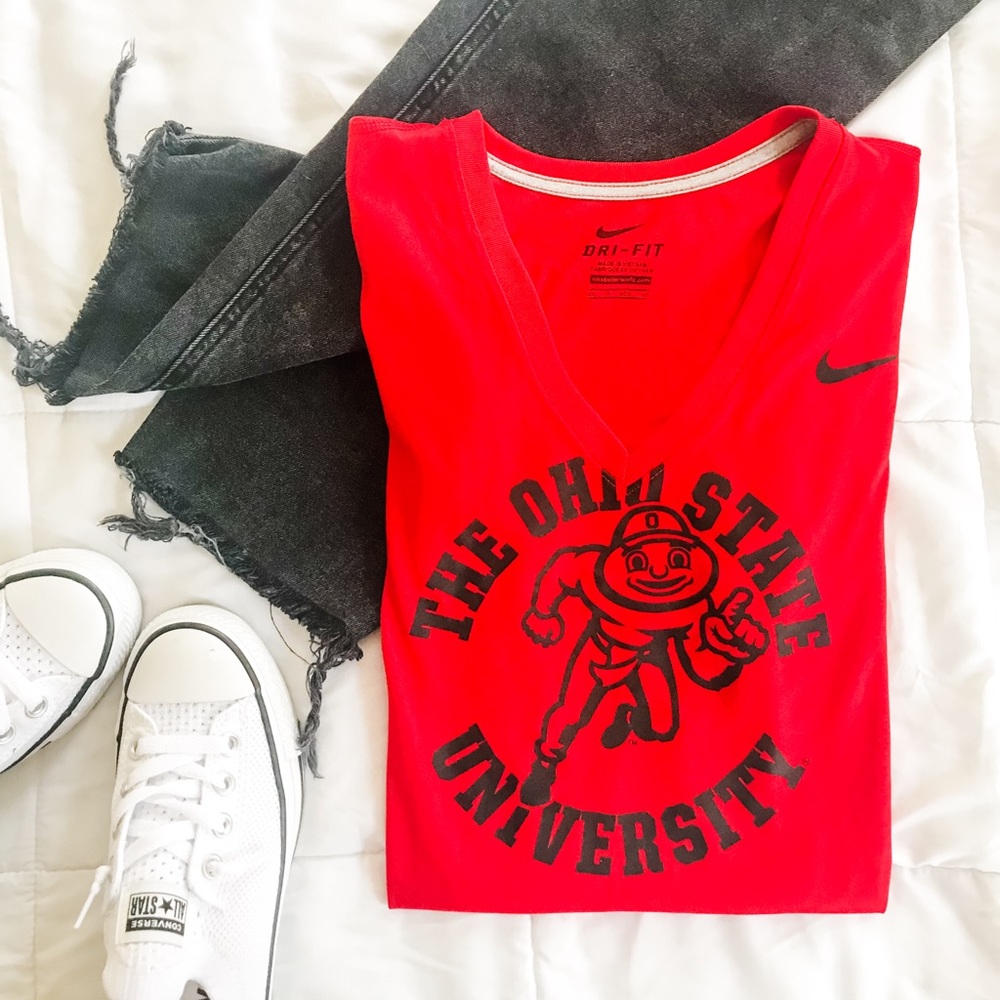 Women’s Nike Ohio State Buckeye Dri-Fit V Neck Shirt. Red & Black, size XS